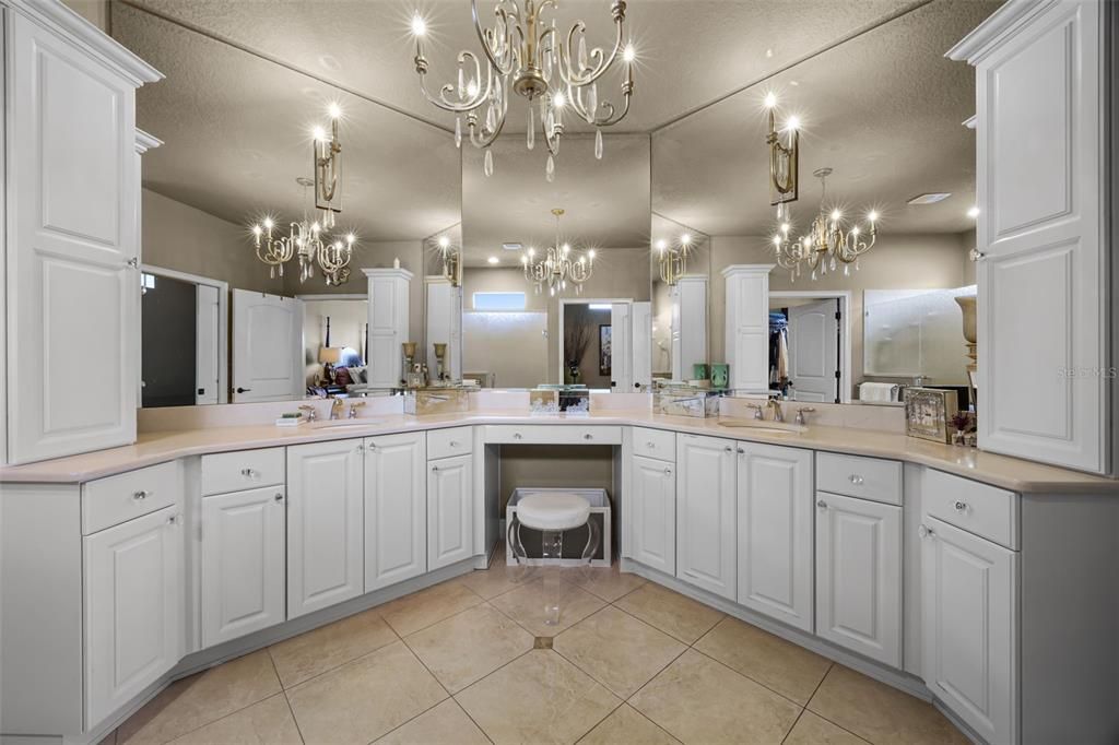 For Sale: $899,000 (3 beds, 2 baths, 2745 Square Feet)