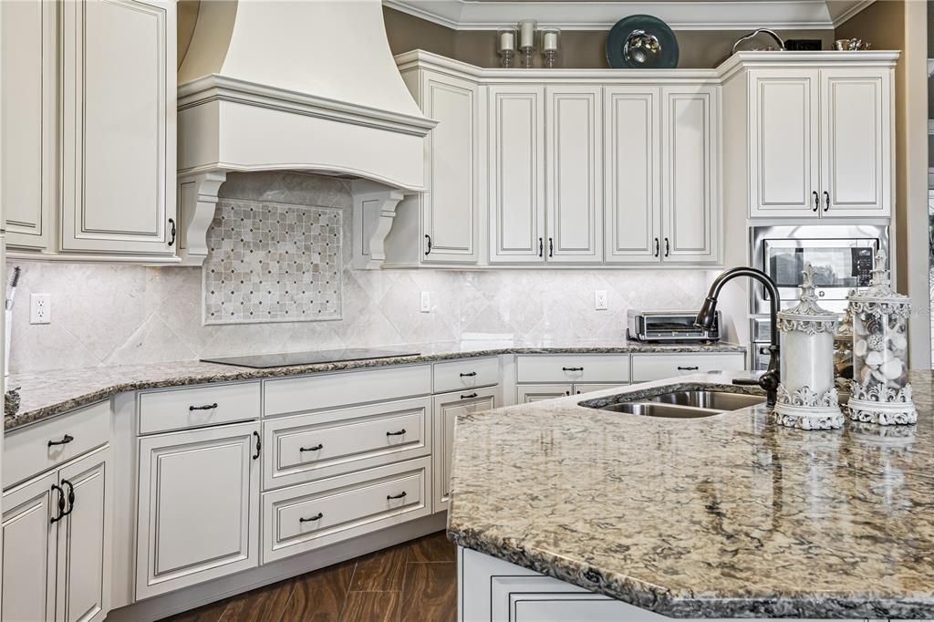 For Sale: $899,000 (3 beds, 2 baths, 2745 Square Feet)