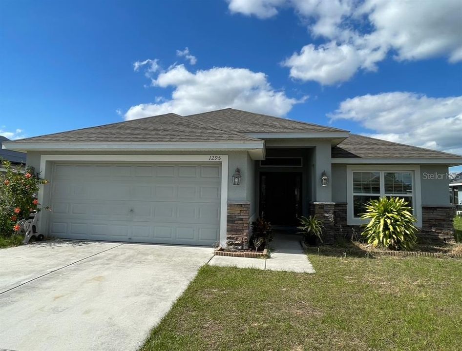 最近租的: $2,000 (4 贝兹, 2 浴室, 1860 平方英尺)