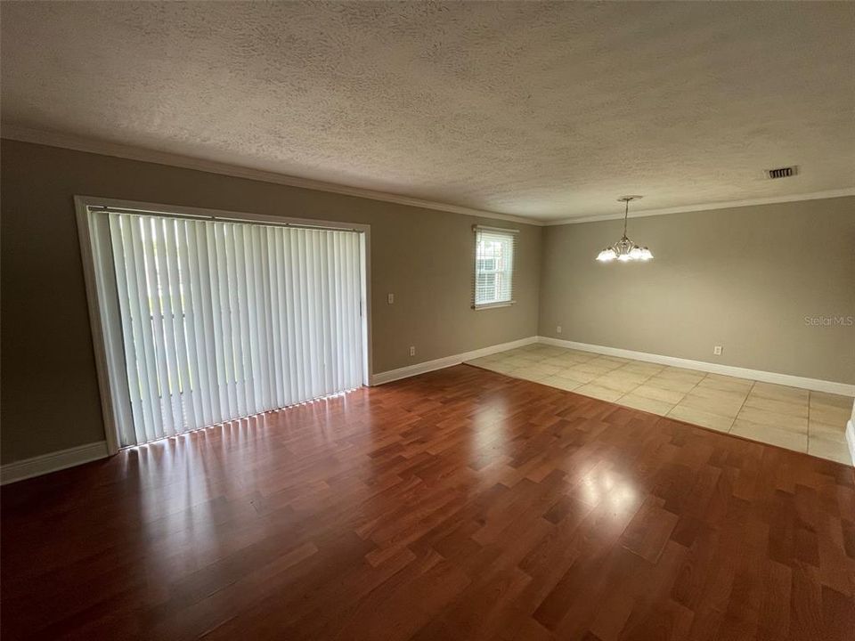 For Sale: $138,000 (1 beds, 1 baths, 819 Square Feet)