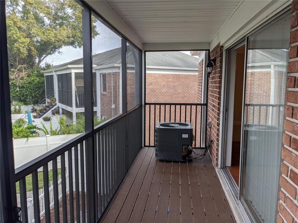 For Sale: $138,000 (1 beds, 1 baths, 819 Square Feet)