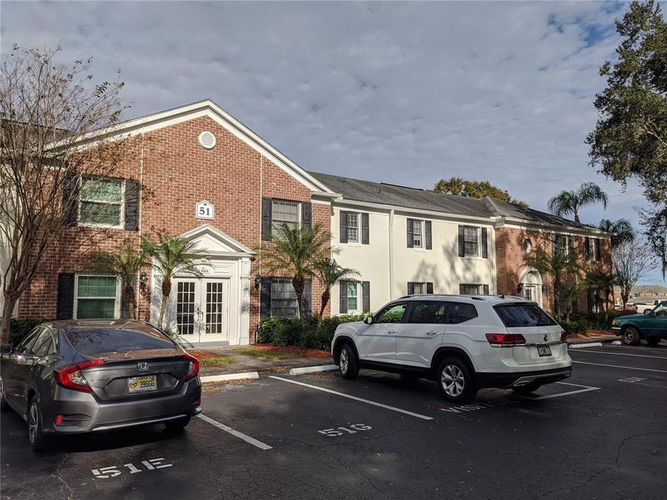 For Sale: $138,000 (1 beds, 1 baths, 819 Square Feet)