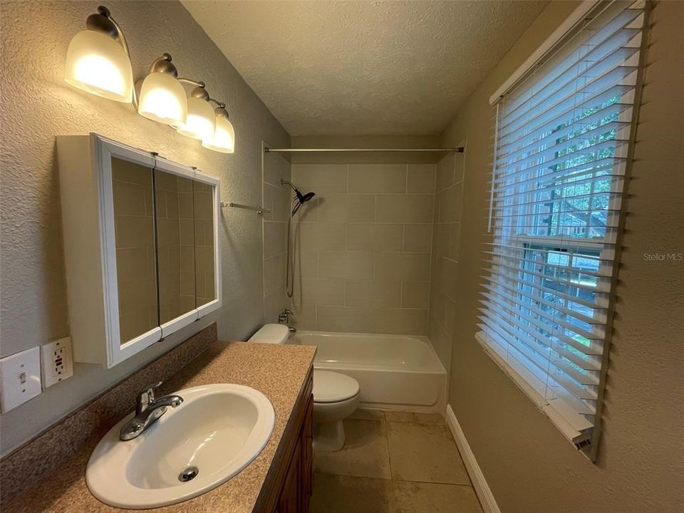 For Sale: $138,000 (1 beds, 1 baths, 819 Square Feet)