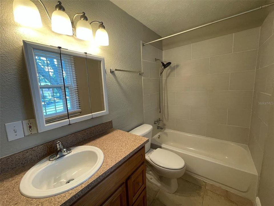 For Sale: $138,000 (1 beds, 1 baths, 819 Square Feet)