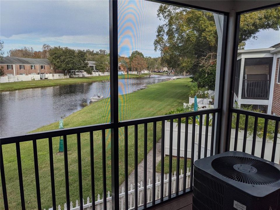 For Sale: $138,000 (1 beds, 1 baths, 819 Square Feet)