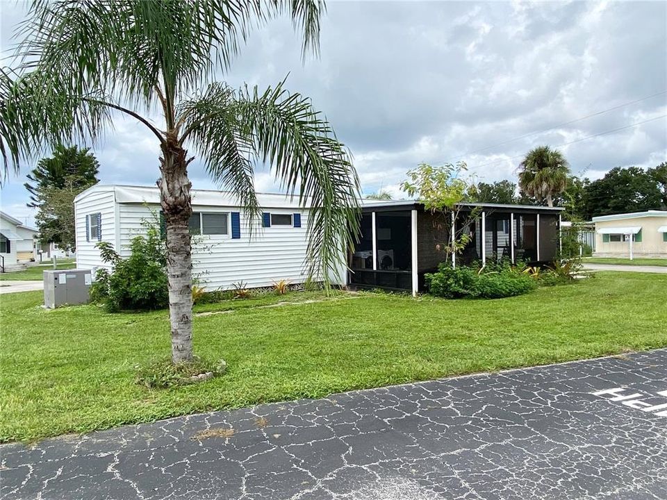 待售: $67,900 (2 贝兹, 2 浴室, 732 平方英尺)