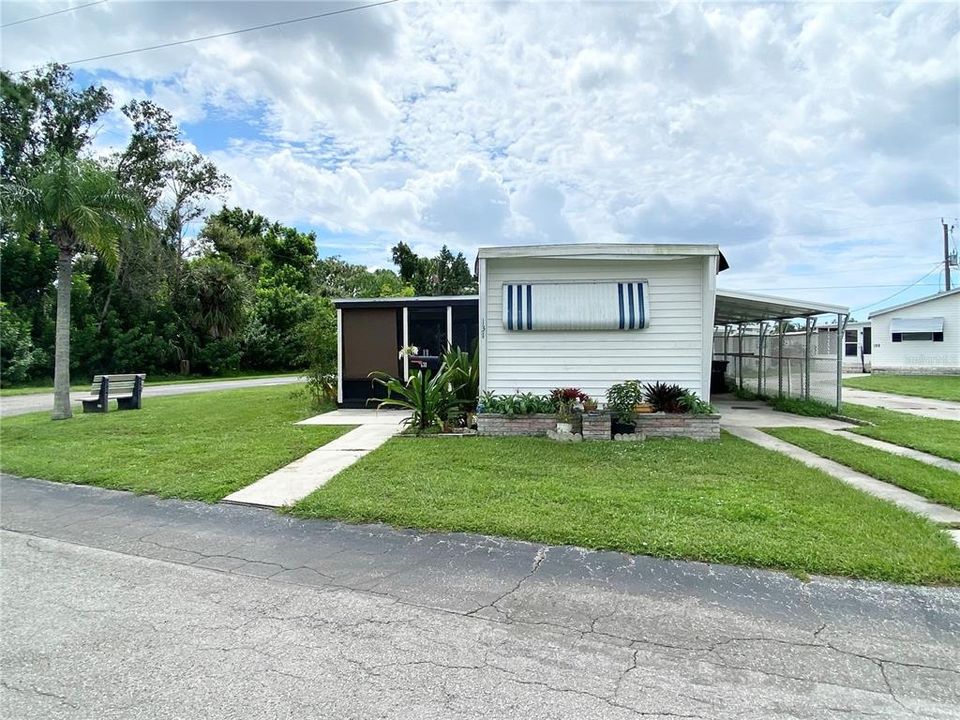 待售: $67,900 (2 贝兹, 2 浴室, 732 平方英尺)