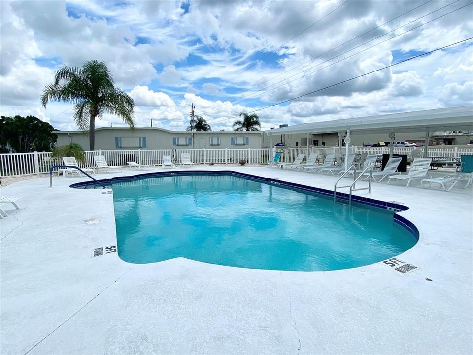 待售: $67,900 (2 贝兹, 2 浴室, 732 平方英尺)