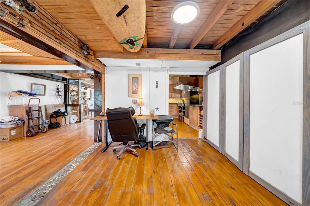 На продажу: $699,995 (2 спален, 2 ванн, 1684 Квадратных фут)