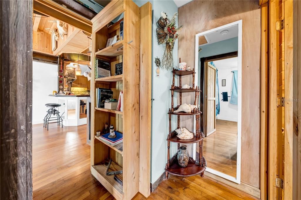 На продажу: $699,995 (2 спален, 2 ванн, 1684 Квадратных фут)