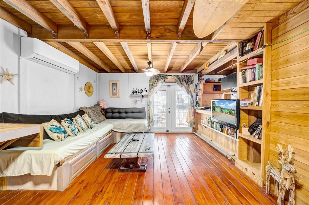 На продажу: $699,995 (2 спален, 2 ванн, 1684 Квадратных фут)