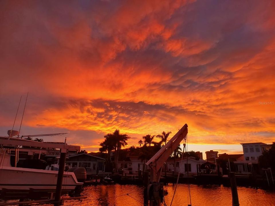 На продажу: $699,995 (2 спален, 2 ванн, 1684 Квадратных фут)