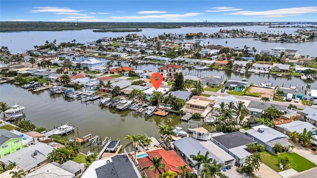 На продажу: $699,995 (2 спален, 2 ванн, 1684 Квадратных фут)