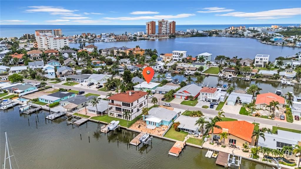 На продажу: $699,995 (2 спален, 2 ванн, 1684 Квадратных фут)