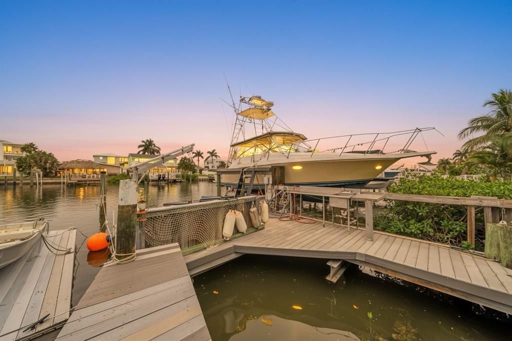 На продажу: $699,995 (2 спален, 2 ванн, 1684 Квадратных фут)