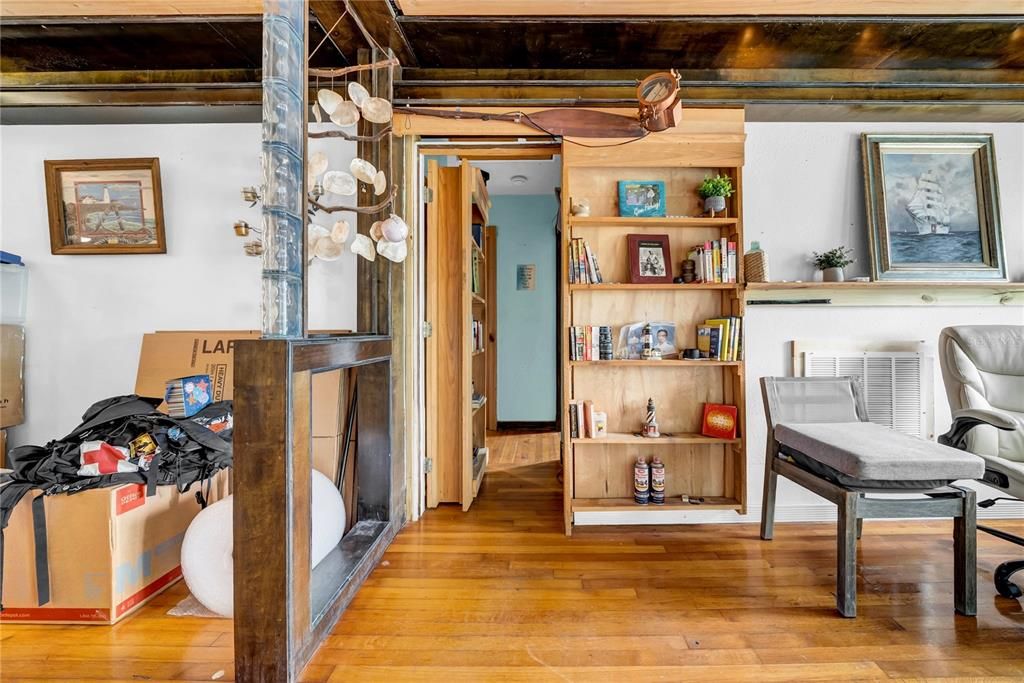 На продажу: $699,995 (2 спален, 2 ванн, 1684 Квадратных фут)