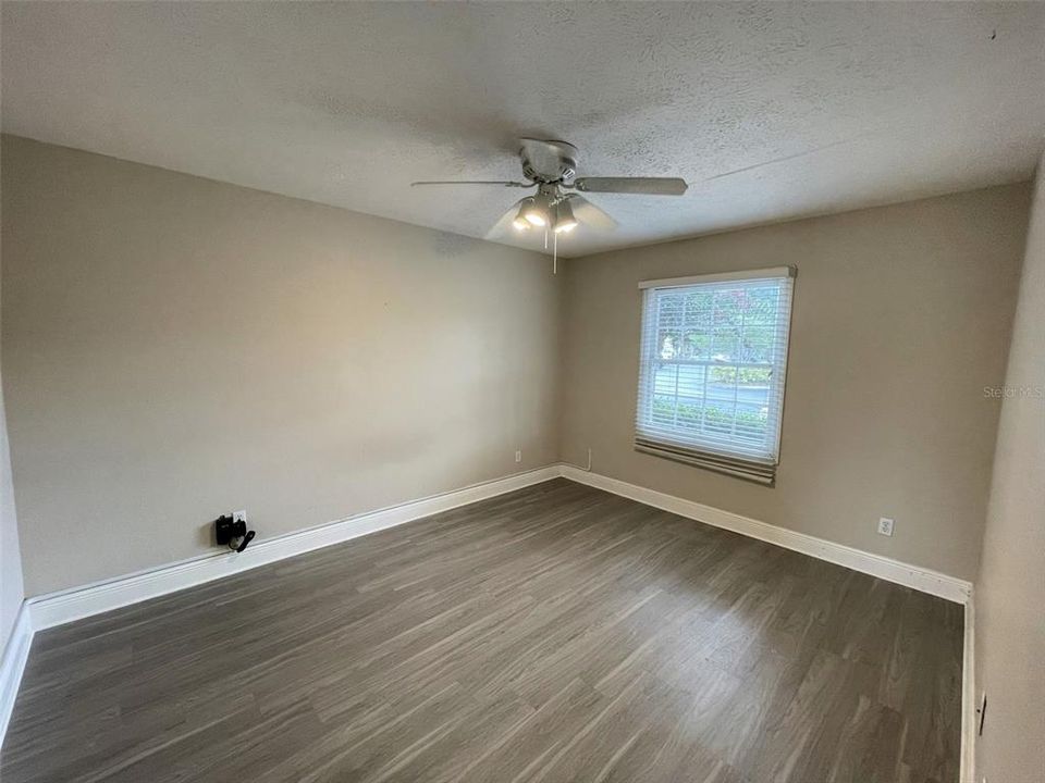 Active With Contract: $130,000 (1 beds, 1 baths, 703 Square Feet)