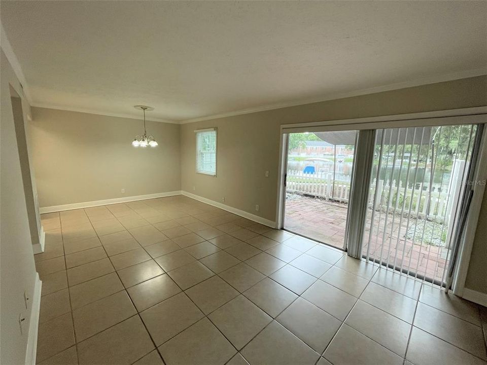 Active With Contract: $130,000 (1 beds, 1 baths, 703 Square Feet)
