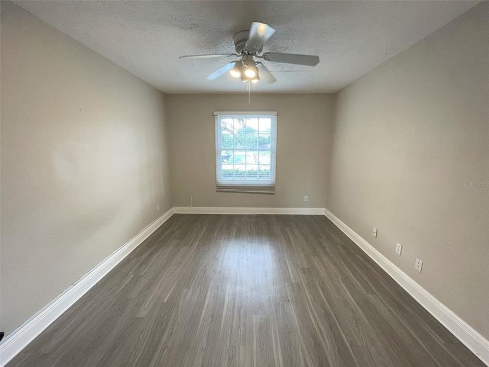 Active With Contract: $130,000 (1 beds, 1 baths, 703 Square Feet)