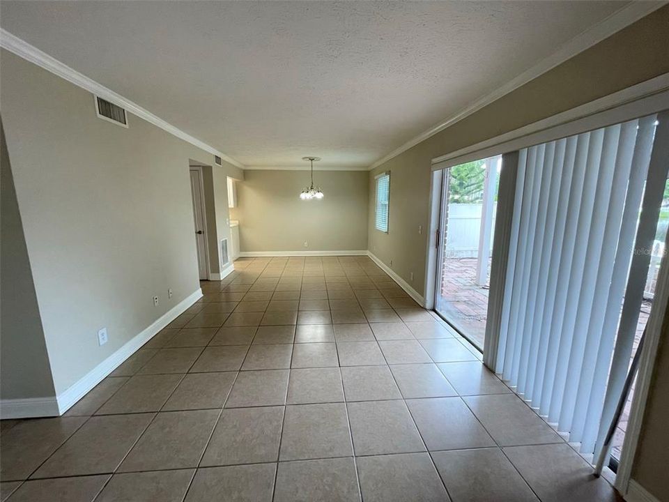 Active With Contract: $130,000 (1 beds, 1 baths, 703 Square Feet)