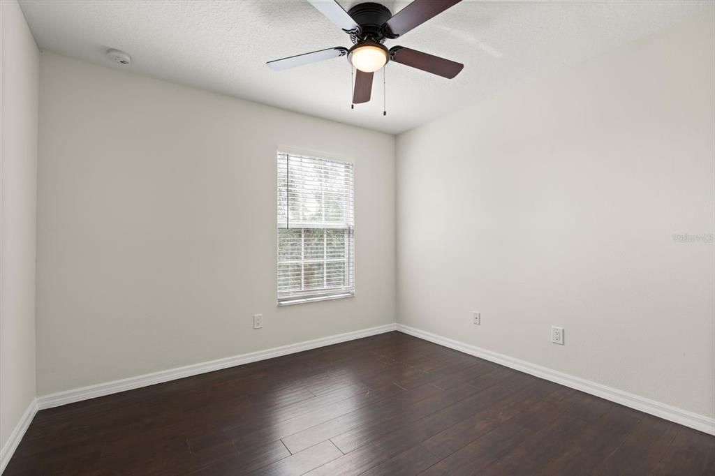 En Venta: $374,000 (4 camas, 3 baños, 2210 Pies cuadrados)