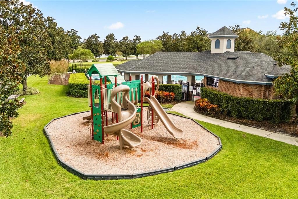 En Venta: $374,000 (4 camas, 3 baños, 2210 Pies cuadrados)