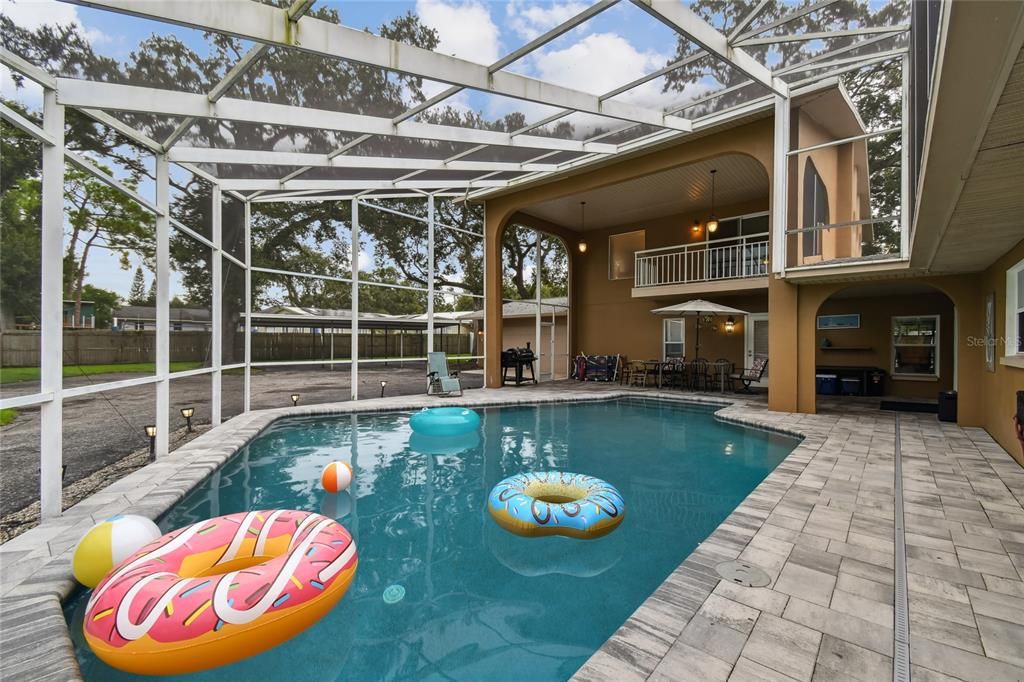 待售: $1,230,000 (5 贝兹, 4 浴室, 4651 平方英尺)