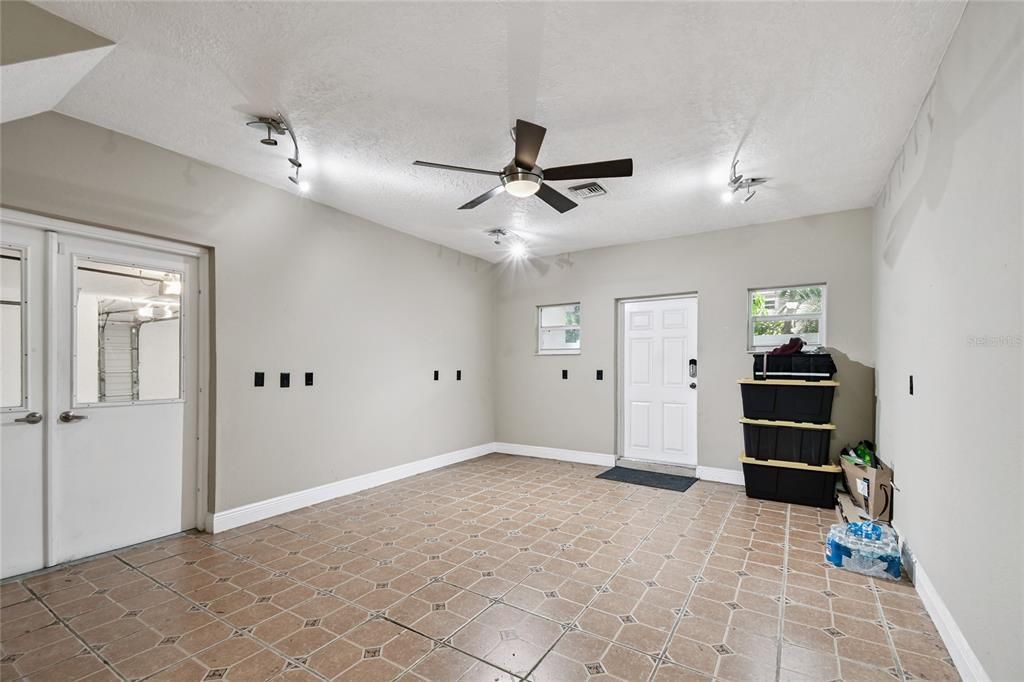 待售: $1,230,000 (5 贝兹, 4 浴室, 4651 平方英尺)