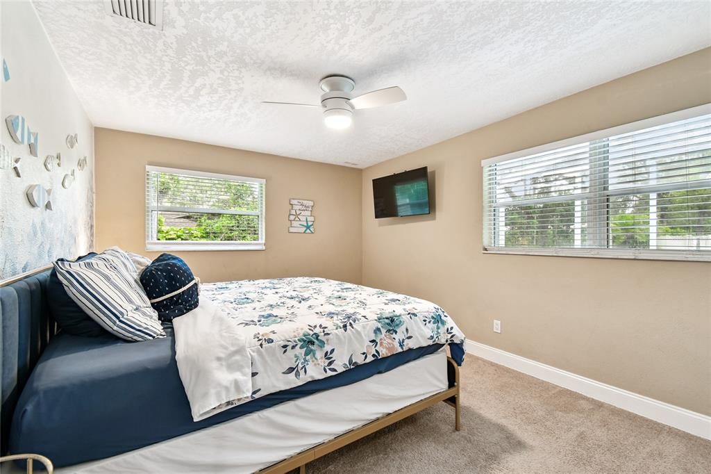 待售: $1,230,000 (5 贝兹, 4 浴室, 4651 平方英尺)