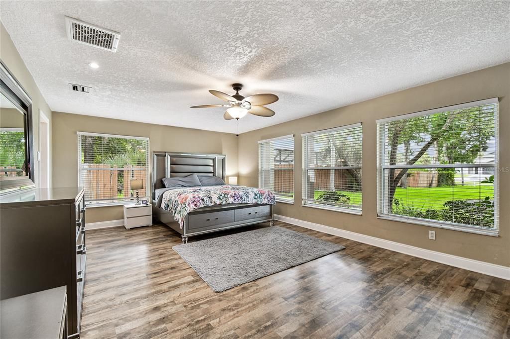 待售: $1,230,000 (5 贝兹, 4 浴室, 4651 平方英尺)