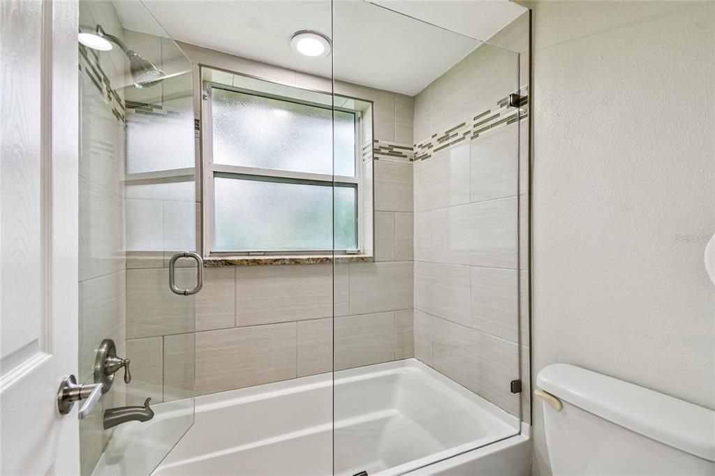 待售: $1,230,000 (5 贝兹, 4 浴室, 4651 平方英尺)