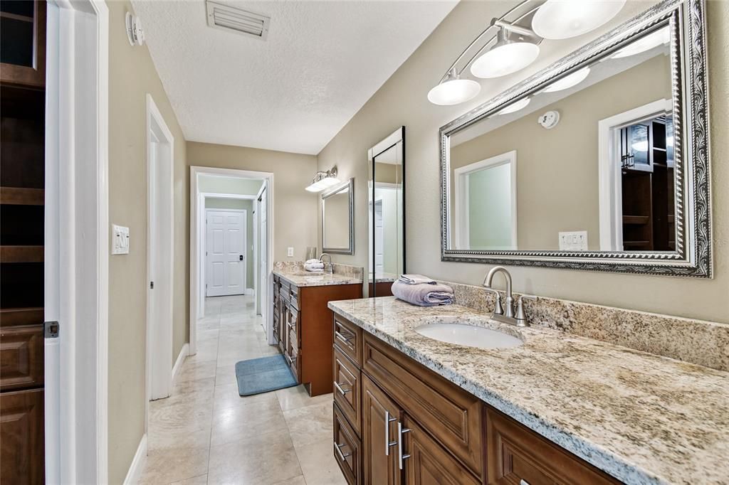 待售: $1,230,000 (5 贝兹, 4 浴室, 4651 平方英尺)