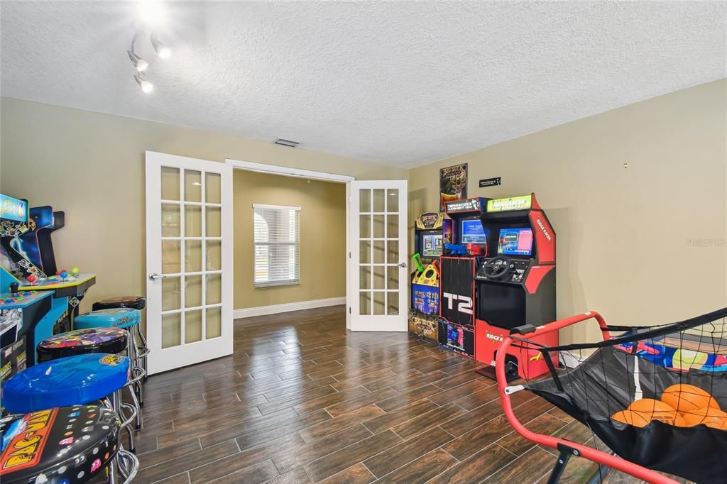 待售: $1,230,000 (5 贝兹, 4 浴室, 4651 平方英尺)