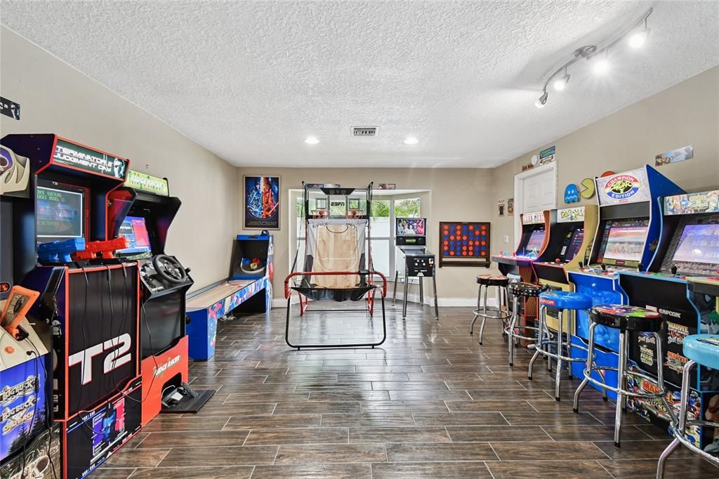 待售: $1,230,000 (5 贝兹, 4 浴室, 4651 平方英尺)