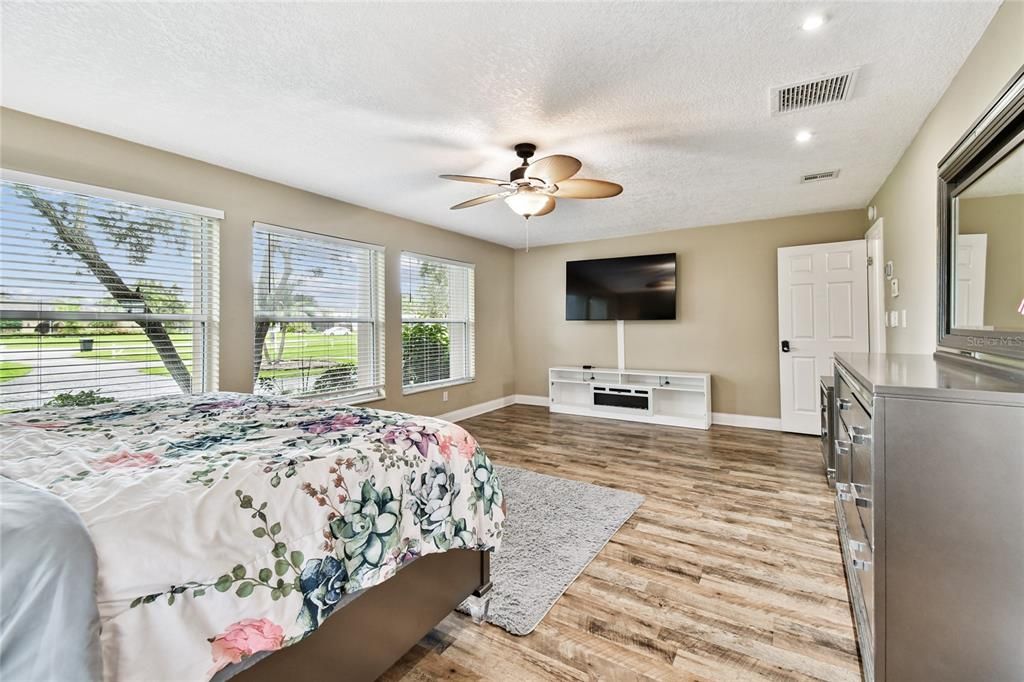 待售: $1,230,000 (5 贝兹, 4 浴室, 4651 平方英尺)