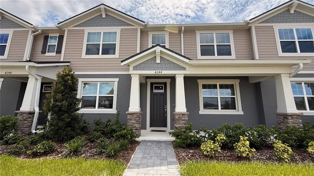 Recently Rented: $2,290 (3 beds, 2 baths, 1476 Square Feet)