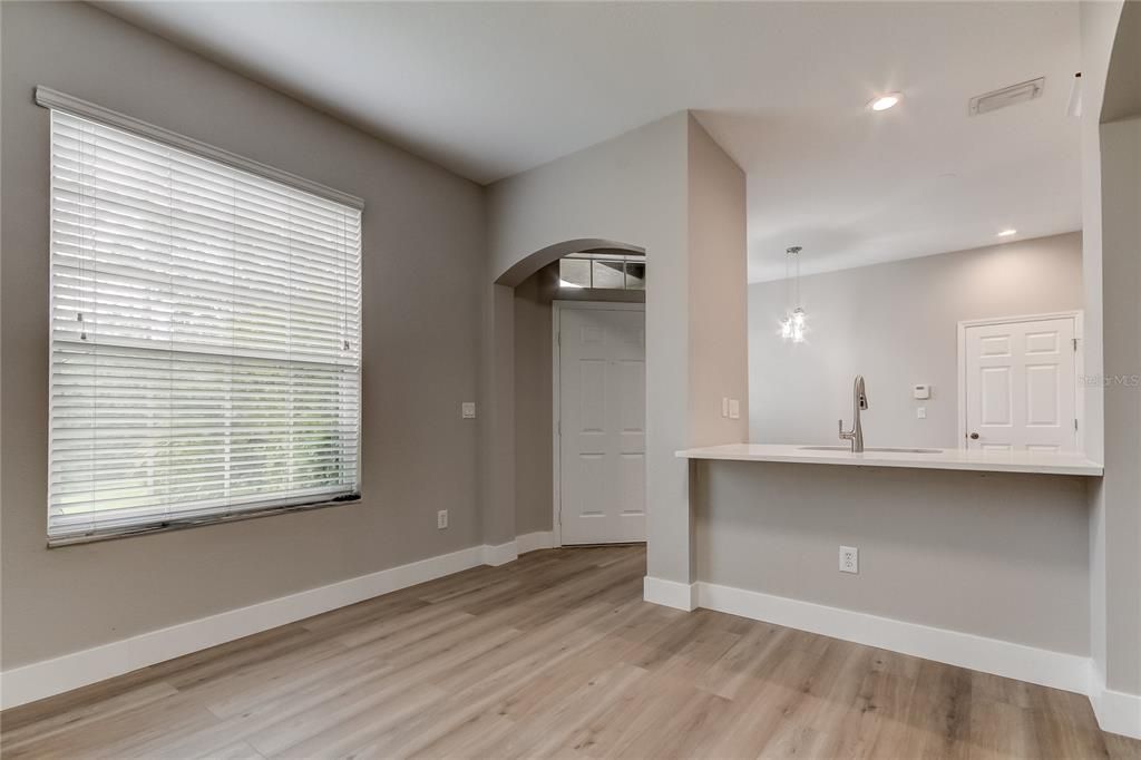 出租: $2,850 (2 贝兹, 2 浴室, 1683 平方英尺)