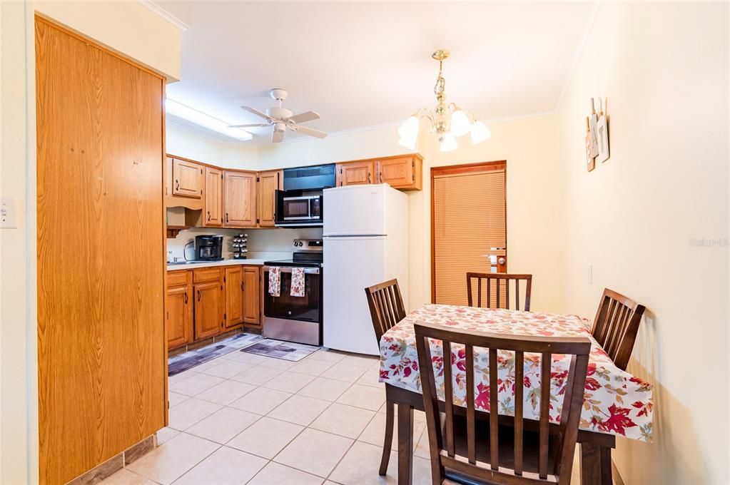 Activo con contrato: $254,500 (2 camas, 2 baños, 1194 Pies cuadrados)