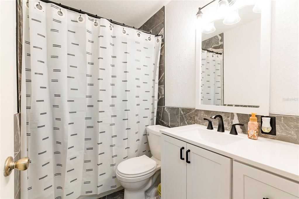 Activo con contrato: $254,500 (2 camas, 2 baños, 1194 Pies cuadrados)