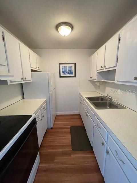 For Sale: $89,900 (1 beds, 1 baths, 608 Square Feet)