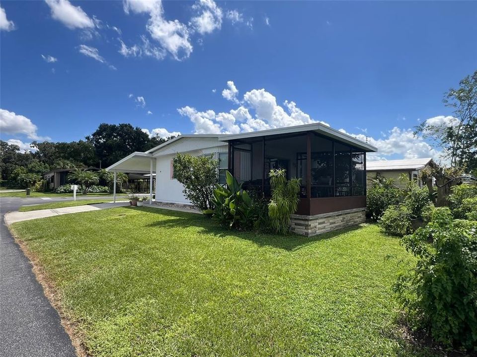 For Sale: $137,500 (2 beds, 2 baths, 925 Square Feet)