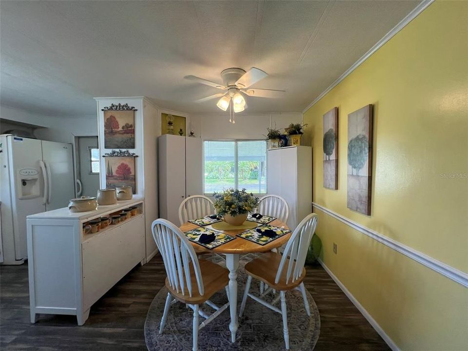 For Sale: $137,500 (2 beds, 2 baths, 925 Square Feet)