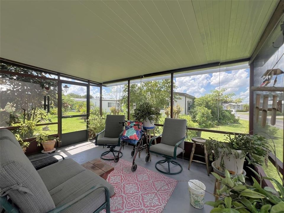 For Sale: $137,500 (2 beds, 2 baths, 925 Square Feet)