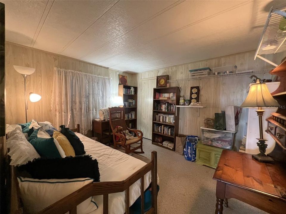 For Sale: $137,500 (2 beds, 2 baths, 925 Square Feet)