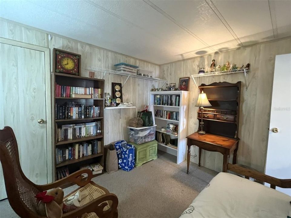 For Sale: $137,500 (2 beds, 2 baths, 925 Square Feet)