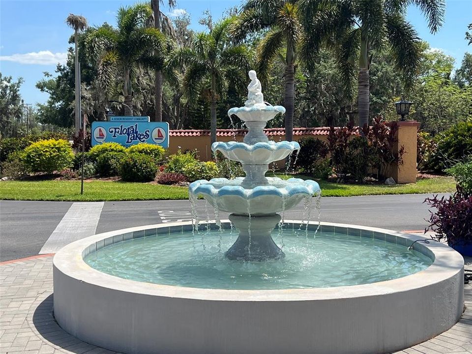 For Sale: $137,500 (2 beds, 2 baths, 925 Square Feet)