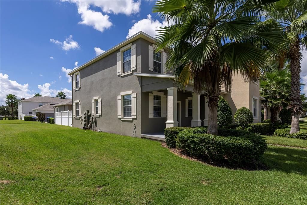 Activo con contrato: $420,000 (3 camas, 2 baños, 1748 Pies cuadrados)