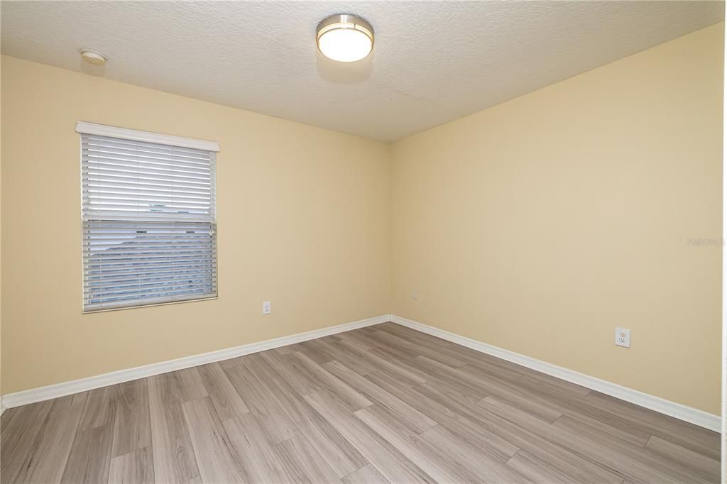 Activo con contrato: $420,000 (3 camas, 2 baños, 1748 Pies cuadrados)