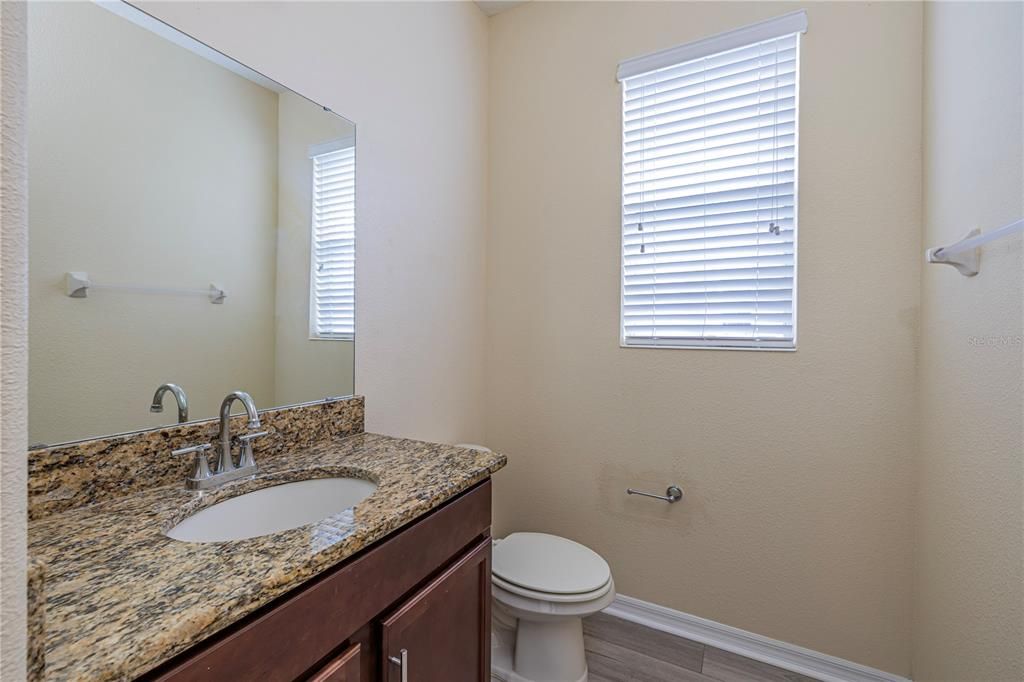 Activo con contrato: $420,000 (3 camas, 2 baños, 1748 Pies cuadrados)