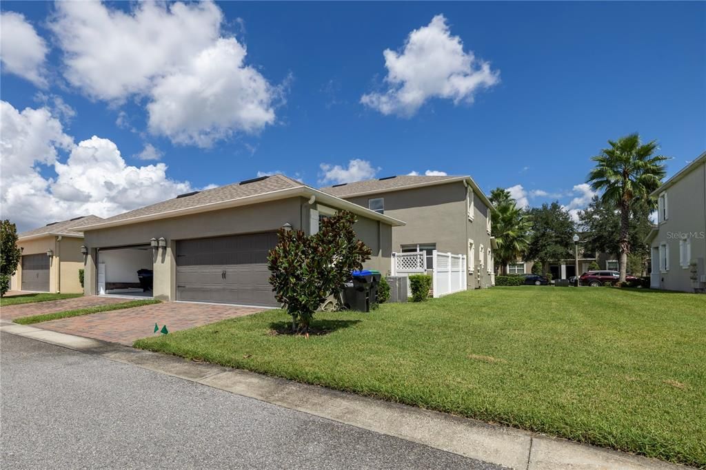 Activo con contrato: $420,000 (3 camas, 2 baños, 1748 Pies cuadrados)